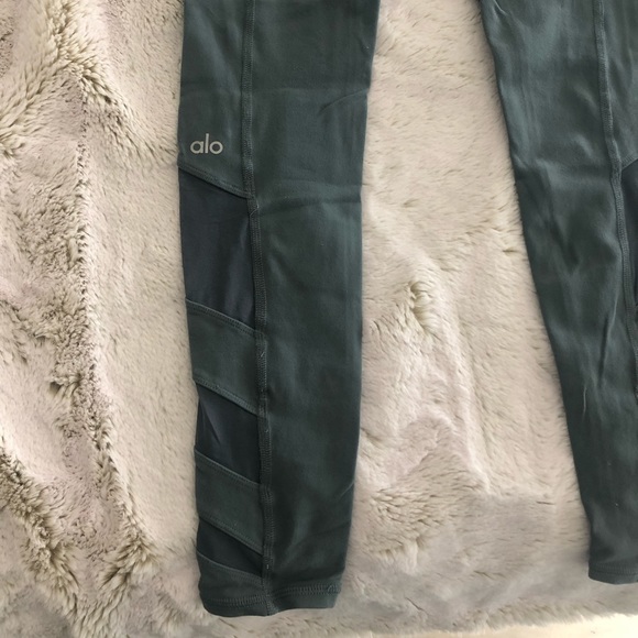 Alo Shade Blue Leggings - Picture 8 of 8